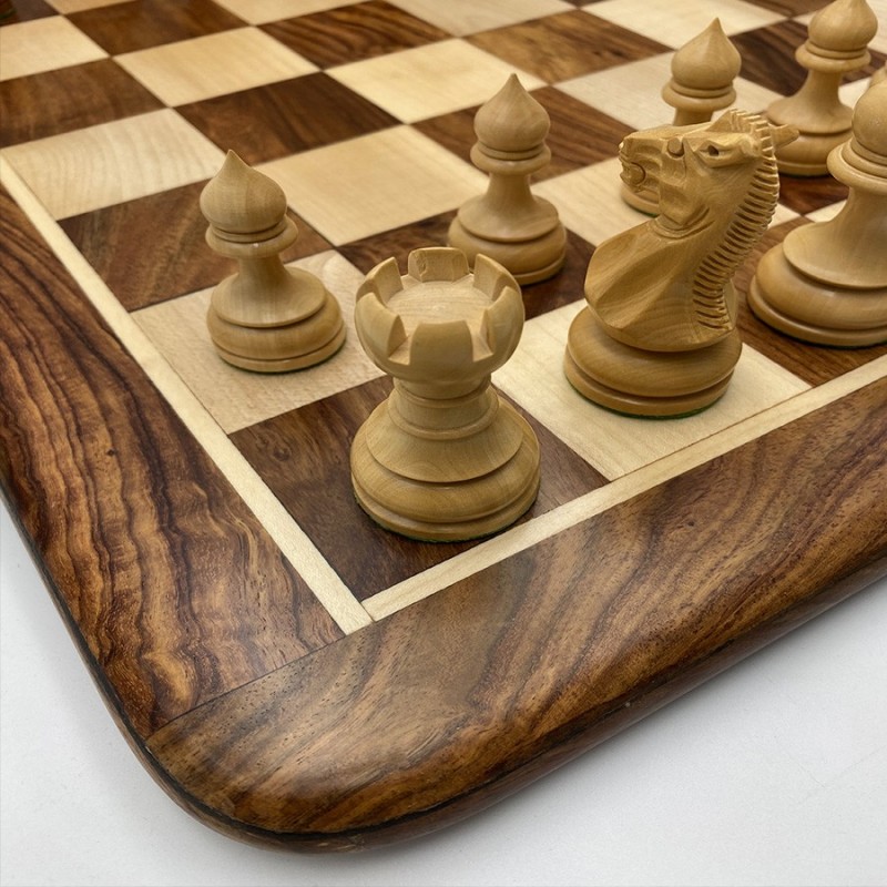 Plateau jeux d'échec Ailes de Papillon véritables. Pièce unique